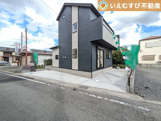 BLOOMING GARDEN　熊谷市別府5丁目の駐車場|2台駐車可能なスペース完備
しっかり舗装してある駐車スペースで天気が悪く足元が悪い日でも乗り降りしやすい♪