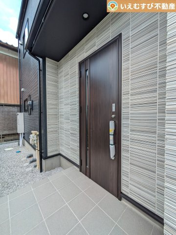 BLOOMING GARDEN　熊谷市別府5丁目のエントランス