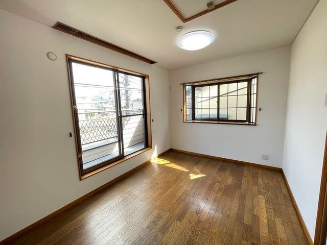 泉区中田東１丁目貸家の居間・リビング