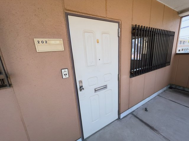 塚本ビルの玄関