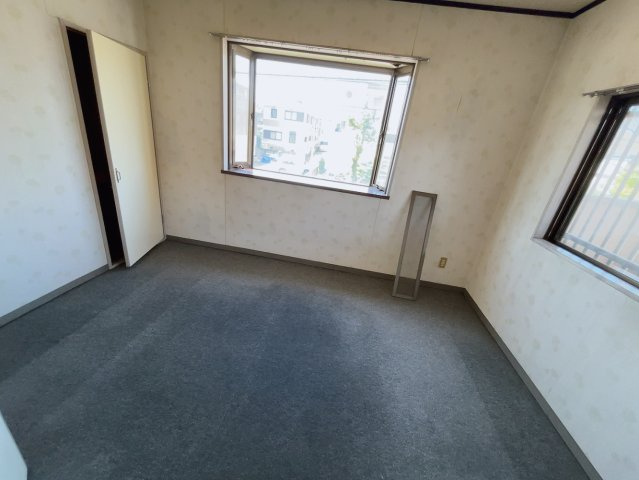 塚本ビルの洋室