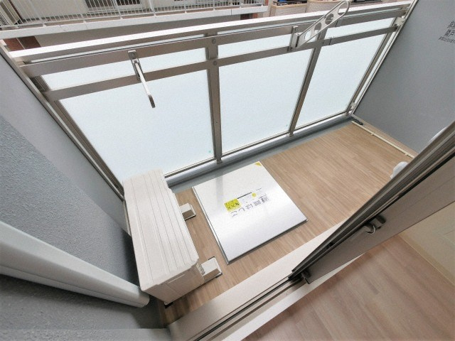 プレサンス天満橋ヴェルエラのバルコニー