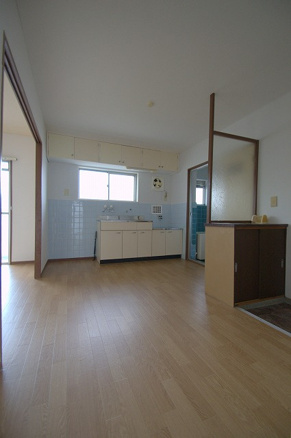広島市西区古江新町の賃貸マンションの居間・リビング