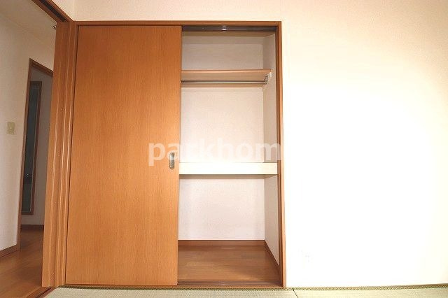 澤村マンションの収納|ちょっとした収納スペースも充実しています
※間取りが反転の場合があります