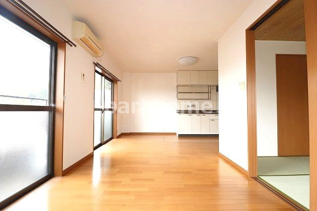 澤村マンションの居間・リビング|ゆったりとしたリビングです
※間取りが反転の場合があります