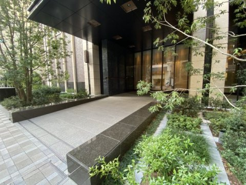 プラウドタワー北浜のエントランス