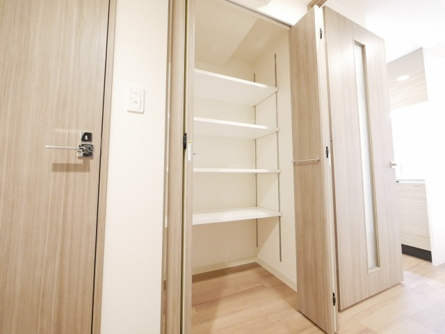 プレサンス阿波座駅前の収納