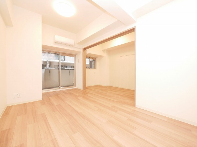 プレサンス阿波座駅前の居間・リビング