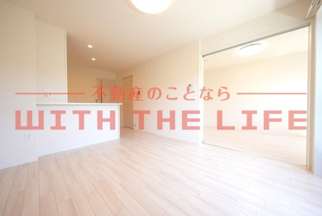 Maison　K’ｓ【10.000円キャッシュバック対象物件】の居間・リビング|ゆったり過ごせるリビングです