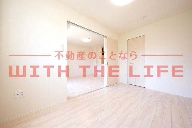 Maison　K’ｓ【10.000円キャッシュバック対象物件】の洋室|落ち着いた色調の洋室です
