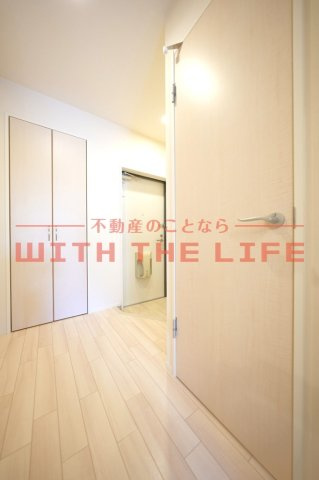 Maison　K’ｓ【10.000円キャッシュバック対象物件】の内装|明るい室内です