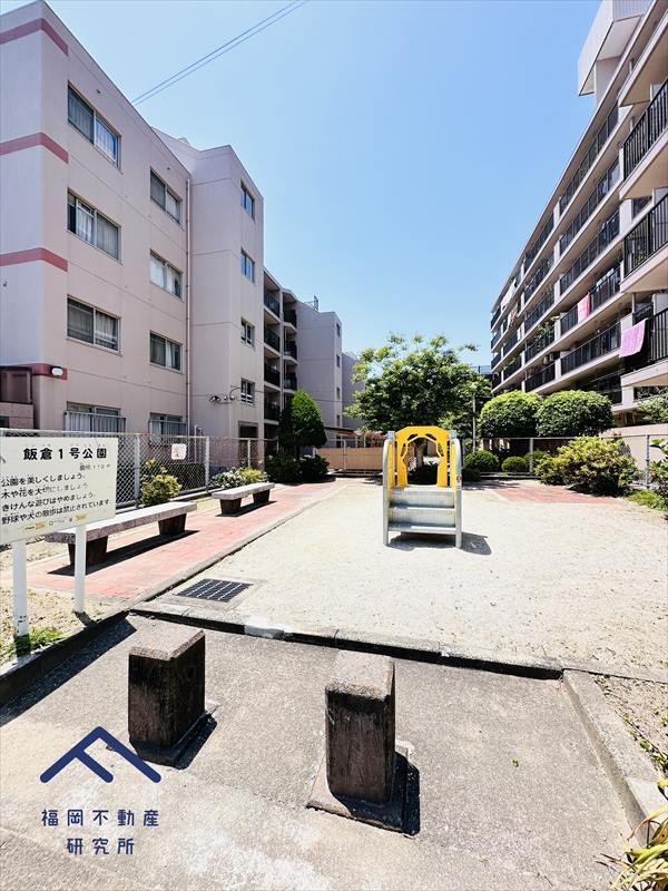 飯倉サンハイツB棟の周辺