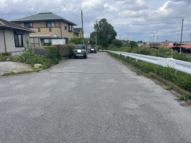 下野市緑５丁目　戸建の前面道路含む現地写真
