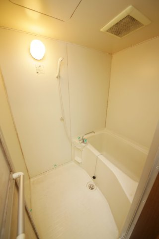 エトワールあすかAの浴室