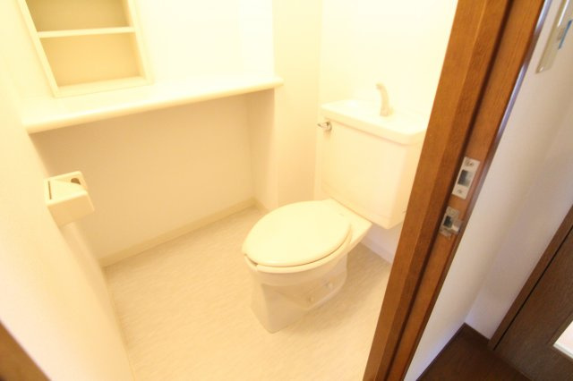 フラット日吉コートA棟のトイレ|他のお部屋の参考写真となります。