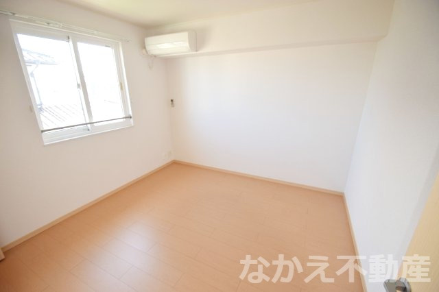 【寝室】 | 落ち着いた色調の寝室です