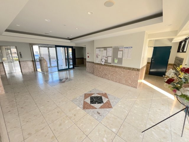 アーバンパレスアルカディア春日原のエントランス