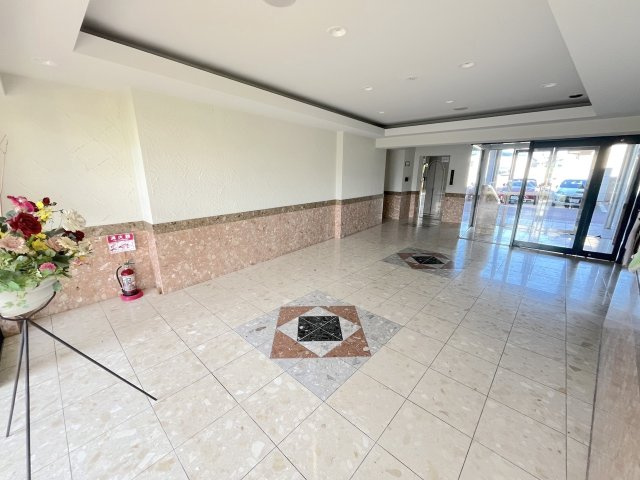 アーバンパレスアルカディア春日原のエントランス