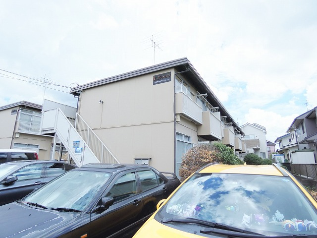 第一フラワーハイツの外観