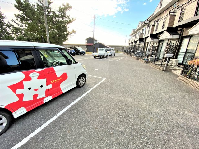 Grand Coast Aの駐車場