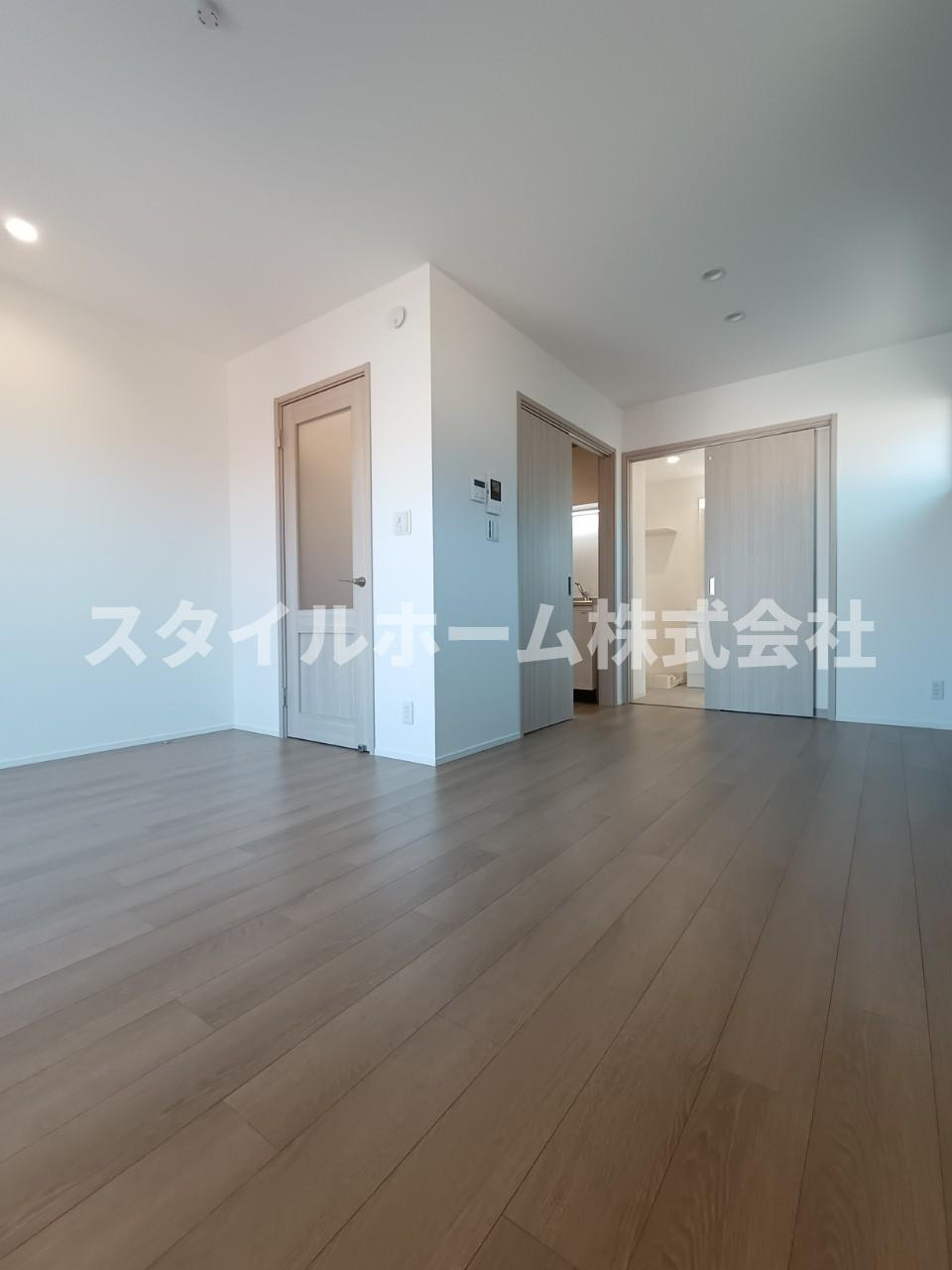 Cuore Riccoの居間・リビング|同建物内別部屋の写真です。
