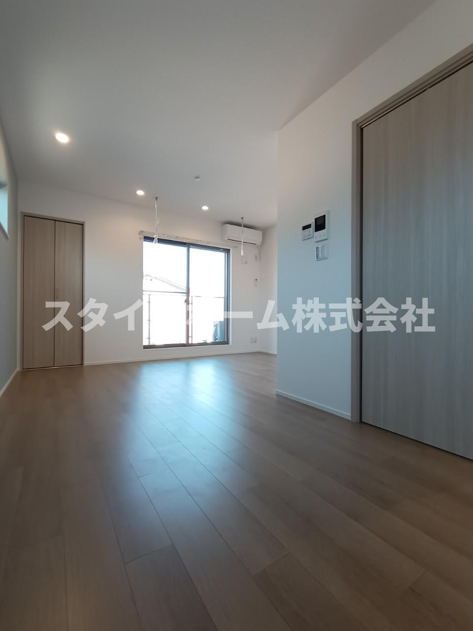 Cuore Riccoの居間・リビング|同建物内別部屋の写真です。