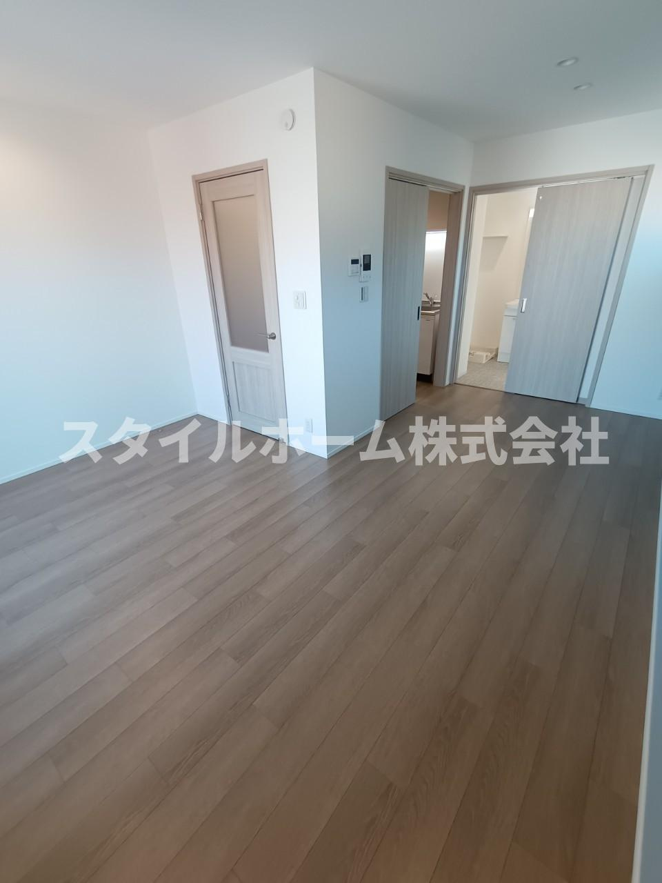 Cuore Riccoの居間・リビング|同建物内別部屋の写真です。