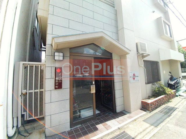 メープル御影中町のエントランス