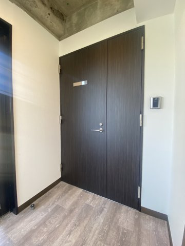 ラコンテカグラザカの玄関