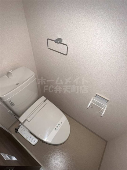 【トイレ】 | ラグゼドーム前1 | 落ち着いた色調のトイレです