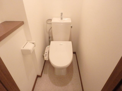 【トイレ】 | イーストコート | 落ち着いた色調のトイレです