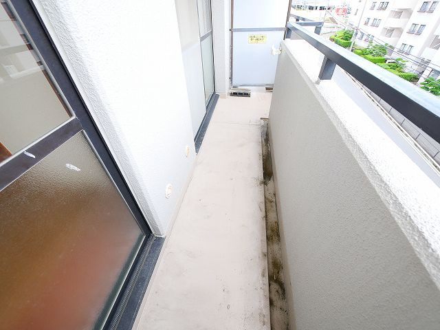 メゾン東生駒のバルコニー