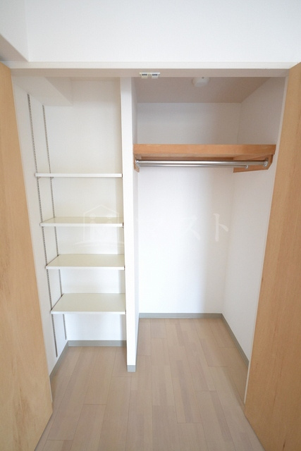 フォレシティ肥後橋の収納