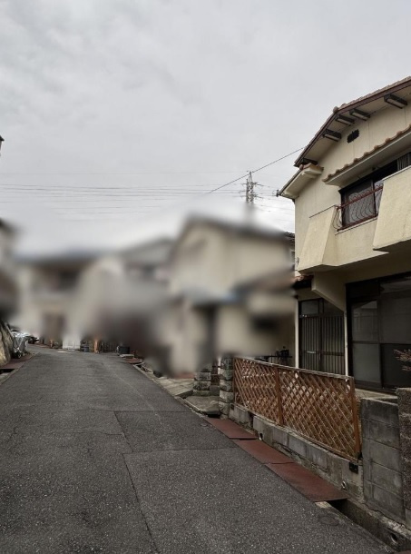 神戸市垂水区西舞子９丁目　中古戸建の前面道路含む現地写真
