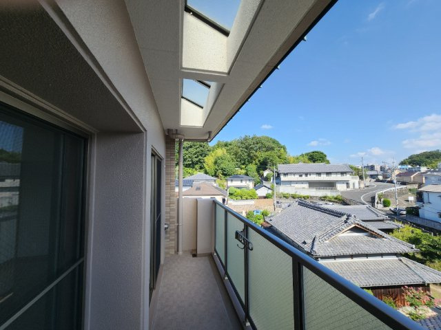 グローバル富雄のバルコニー