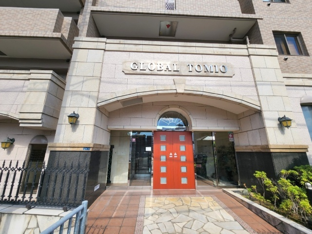 グローバル富雄のエントランス