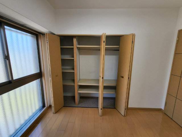 グローバル富雄の収納