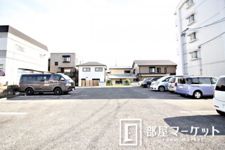 【駐車場】
