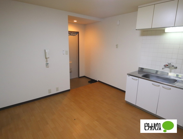 メゾン富雄の玄関