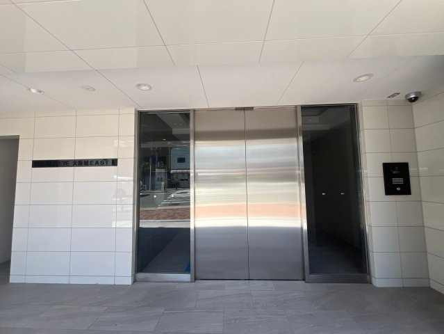 ワールドアイ大阪城EASTⅡのエントランス|毎日通るエントランスはこのようになっています