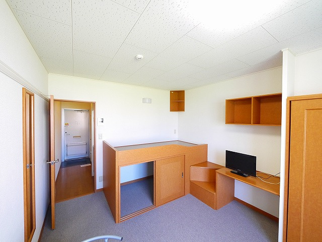 レオパレスセジュールの洋室|コンパクトで使いやすい洋室です