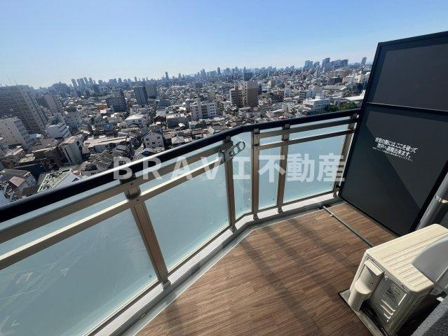 ワールドアイ大阪城EASTアドバンスのバルコニー|暖かな日差しのふりそそぐバルコニー