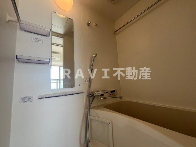 ワールドアイ大阪城EASTアドバンスの浴室|コンパクトで使いやすいお風呂です