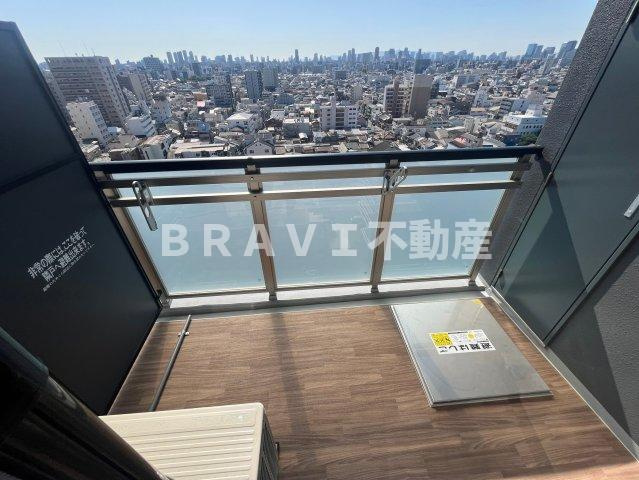 ワールドアイ大阪城EASTアドバンスのバルコニー|開放的で明るい空間を演出してくれるバルコニーです