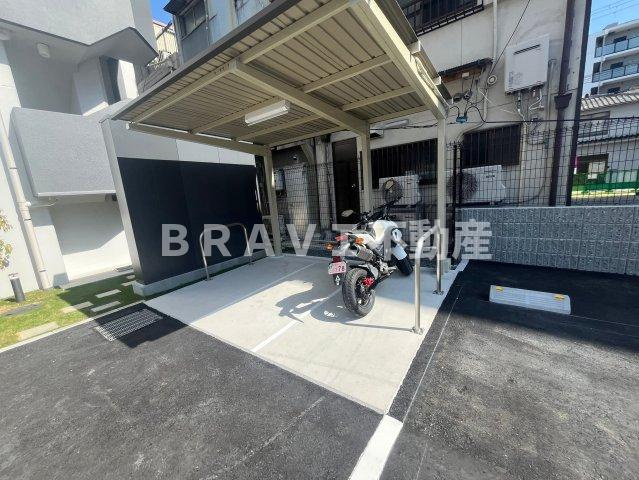 ワールドアイ大阪城EASTアドバンスのその他共用部分|バイク置場です。
