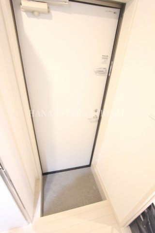 リブ三軒茶屋の玄関