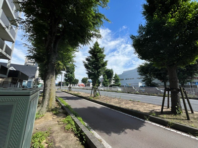 【展望】 | シャルムコート相模原 | 景色重視でお家選ぶをするとスーパーが遠い！学校が遠い！など生活をするうえで利便性で困ることもあります。まず一度現地を見学する際に、周辺の施設などがあるかを確認し、暮らし始めた後のことを想像しましょう。