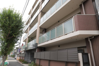 【現況写真】 | ドゥーブルリッチ町田 | 景色重視でお家選ぶをするとスーパーが遠い！学校が遠い！など生活をするうえで利便性で困ることもあります。まず一度現地を見学する際に、周辺の施設などがあるかを確認し、暮らし始めた後のことを想像しましょう。