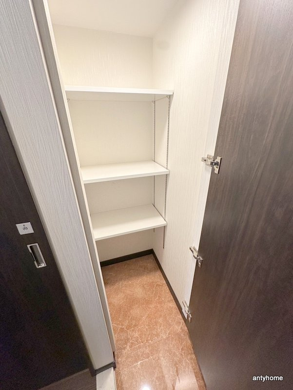 レオングラン本町橋　仲介手数料無料の収納