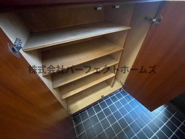 伊加賀寿町戸建　賃貸の収納|収納のためのスペースです